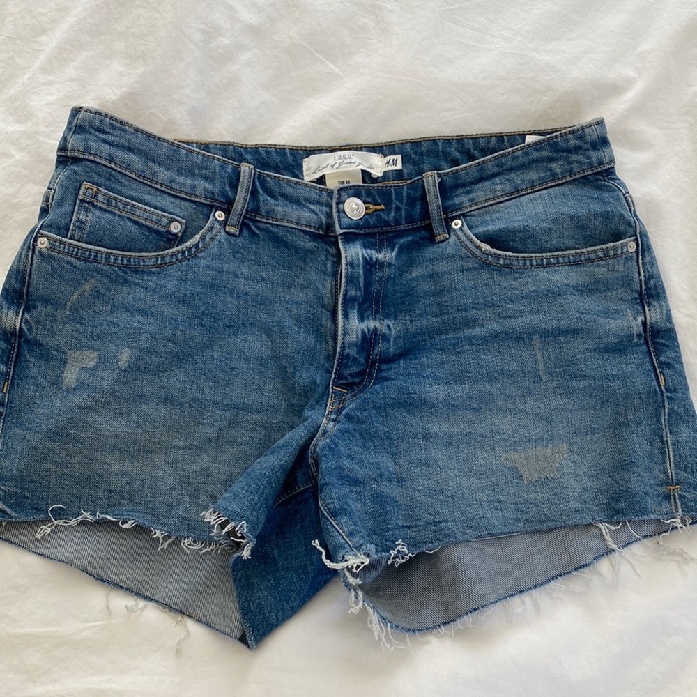 H&M distressed boyfriend shorts